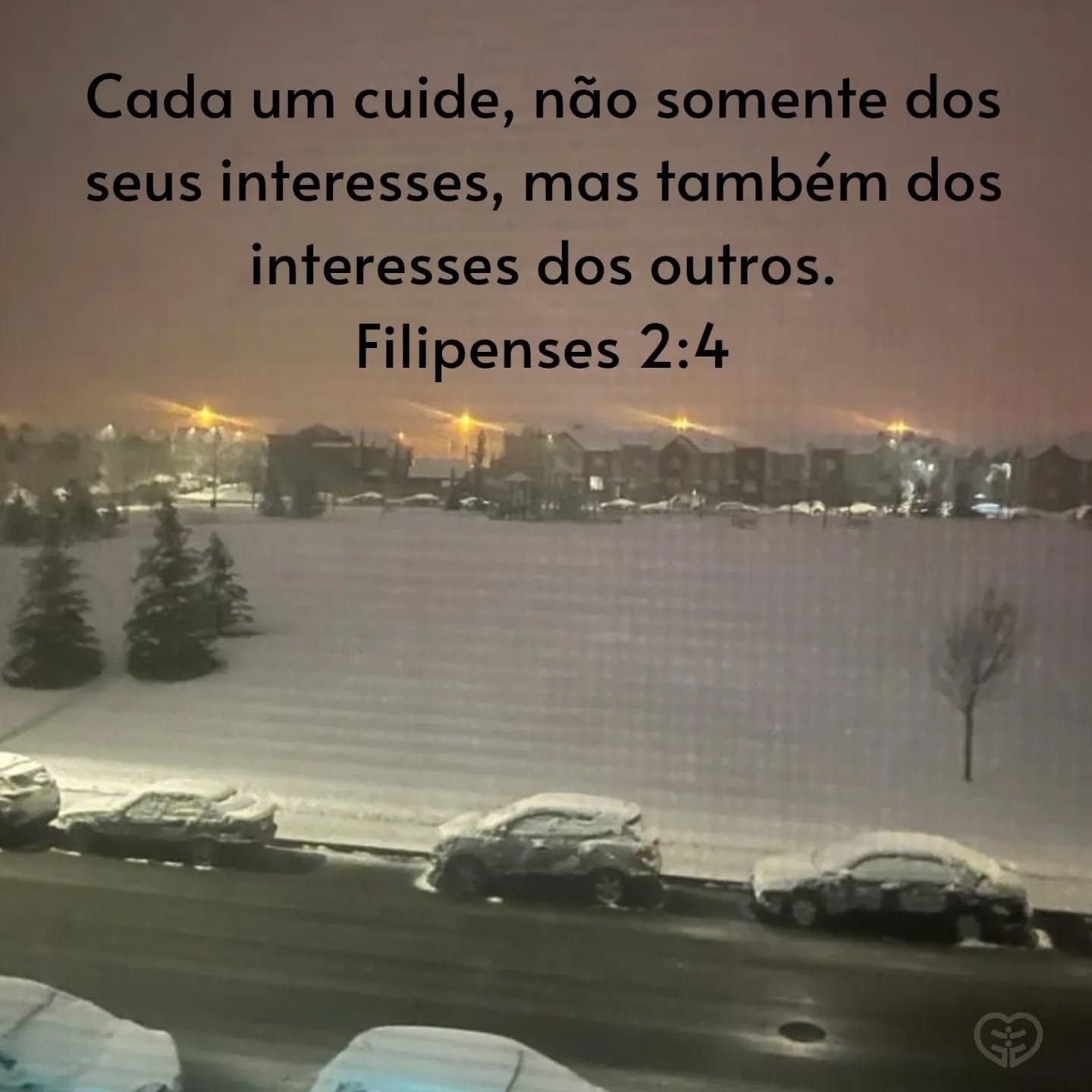 Filipenses 2:4