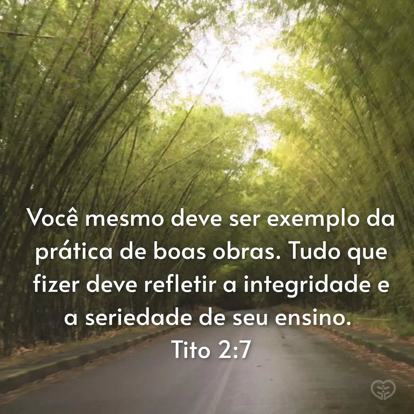 Tito 2:7