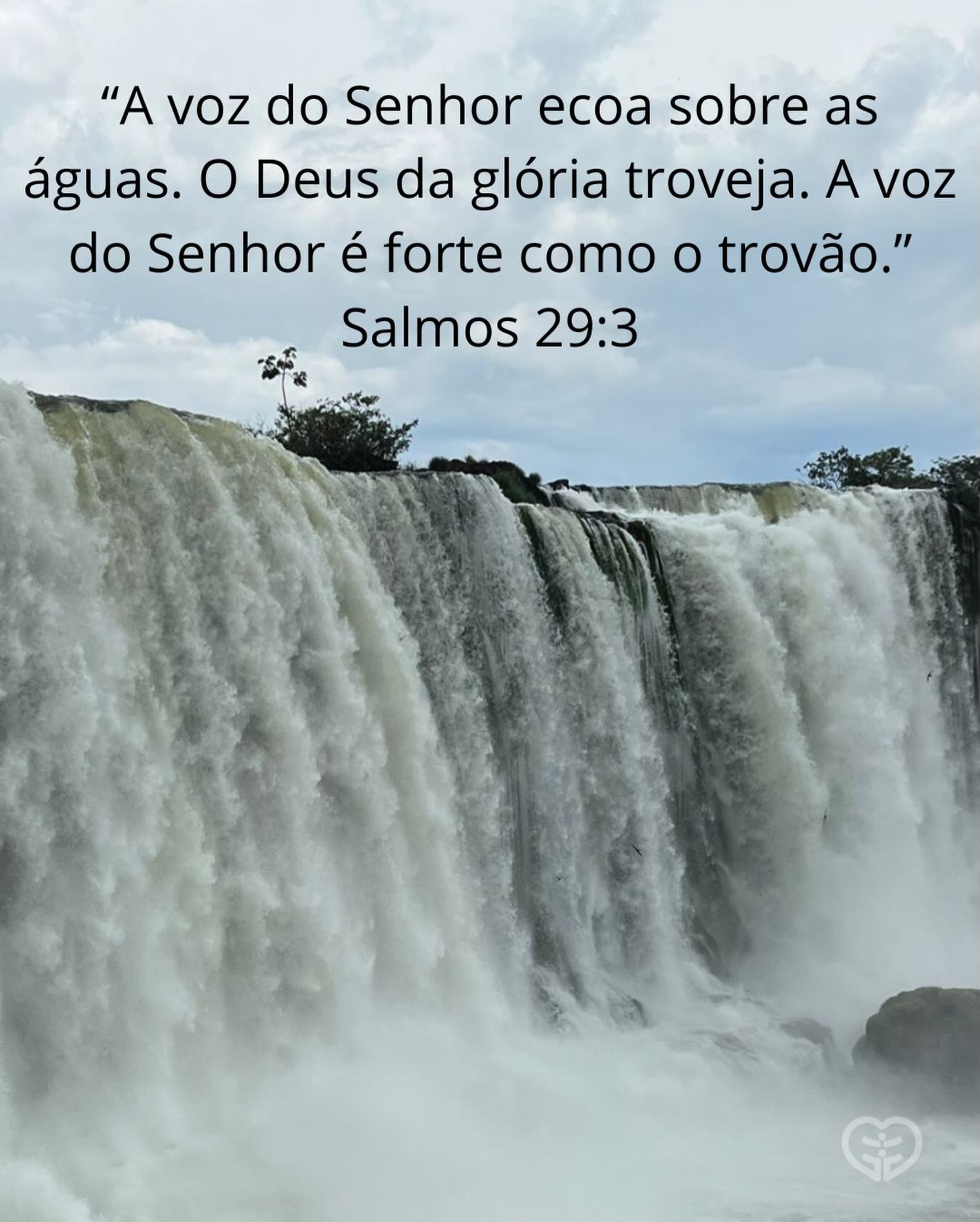 Salmos 29:3