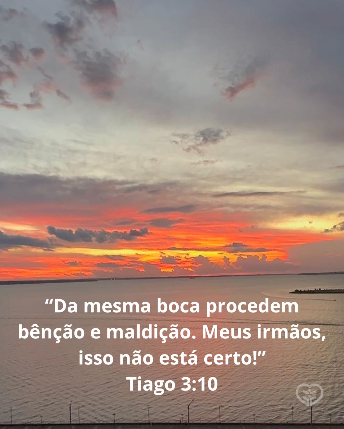 Tiago 3:10